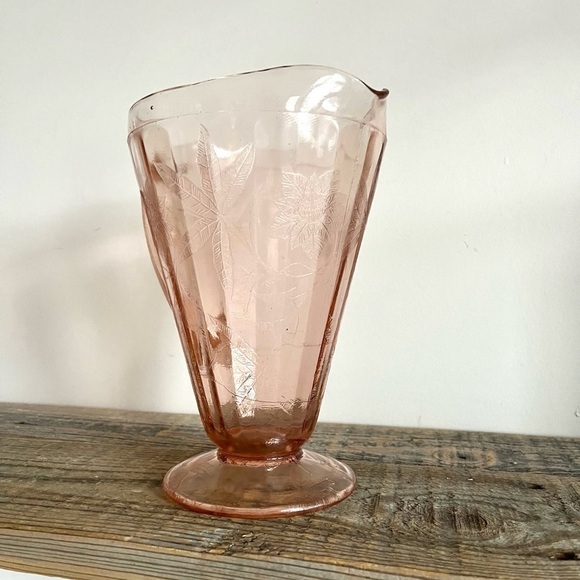 Jeanette cherry blossom pink depression glass water pitcher - Picture 3 of 6